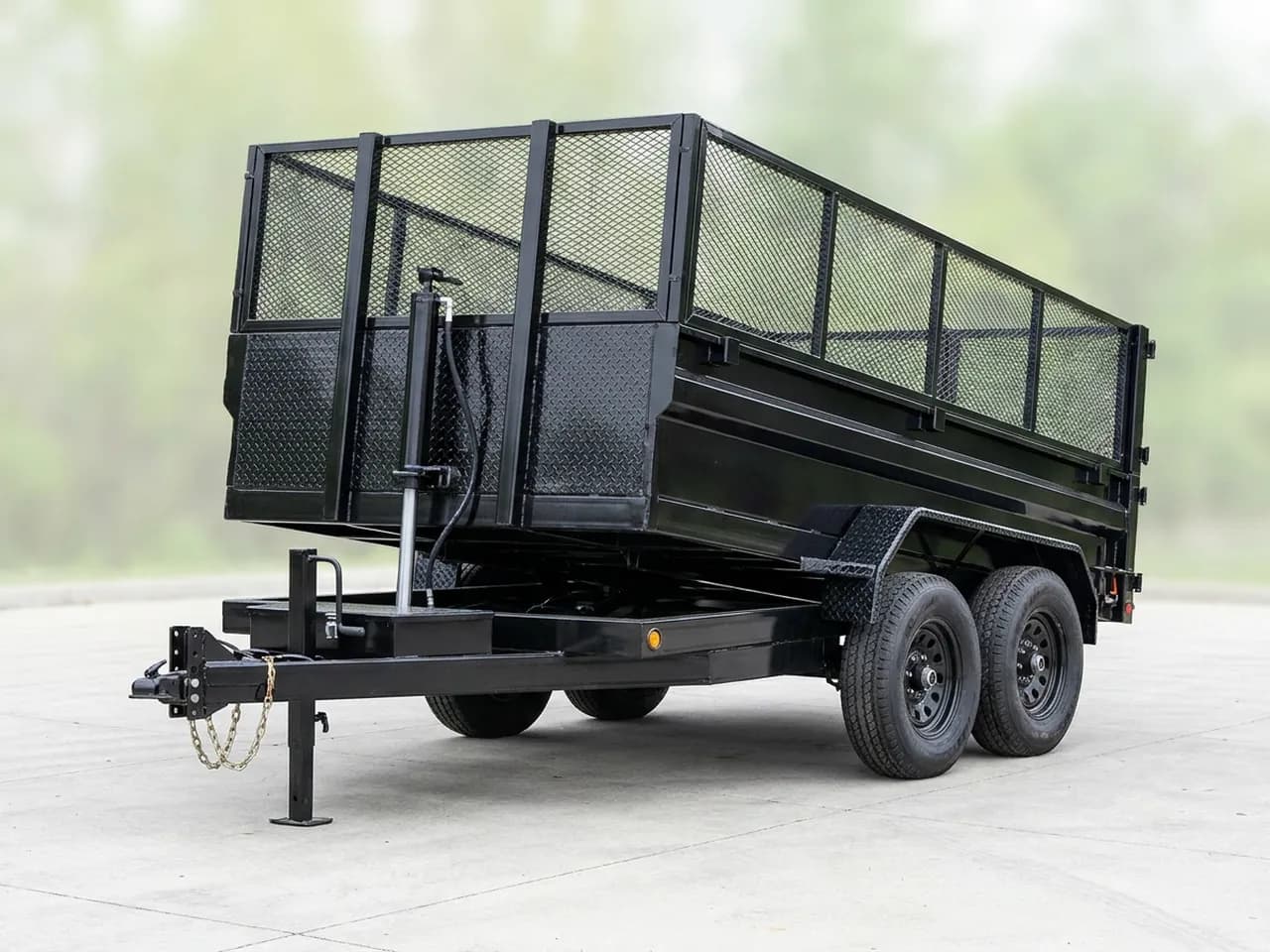 12 Yard driveway-safe dump trailer